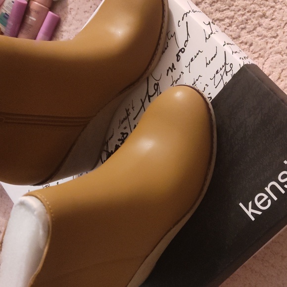 Kensie hatley  Tan Wedge Ankle Boots - Picture 2 of 7